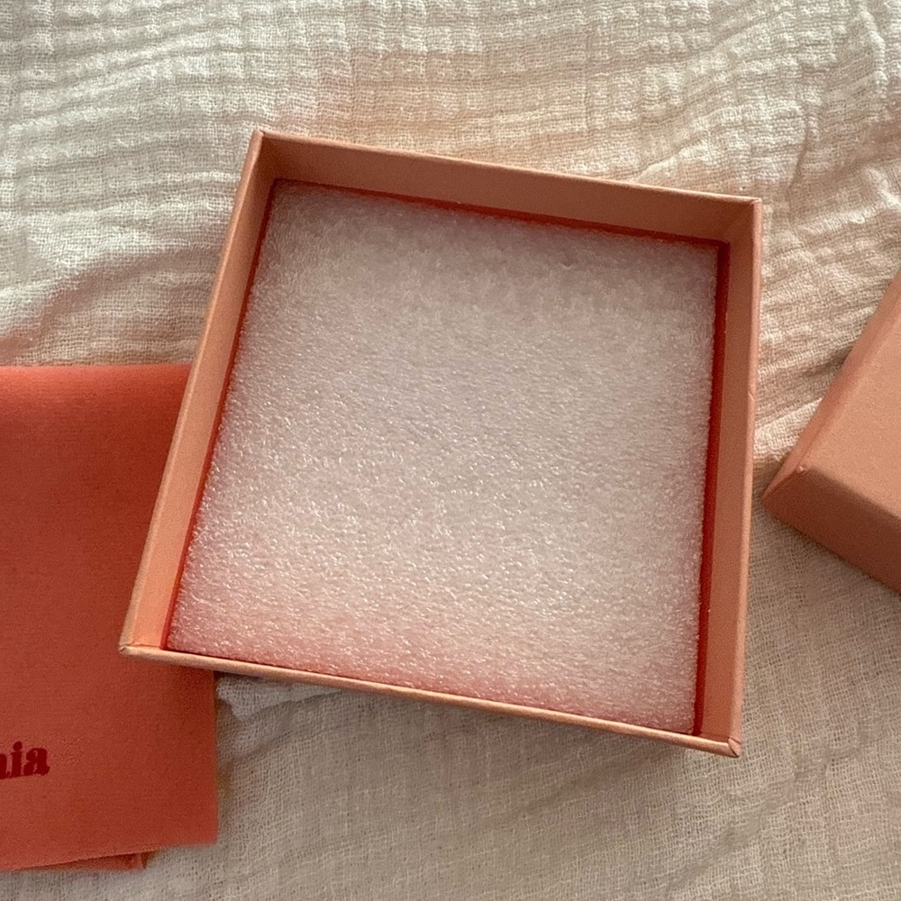 Cult Gaia Peach Jewelry Box Set - Picture 5 of 7